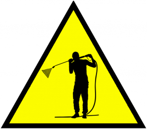 Trojúhelníková značka se symbolem vysokotlakého čištění